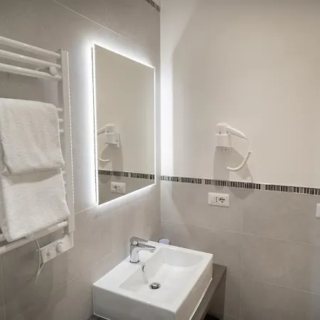 Πανσιόν Your Vatican 4*