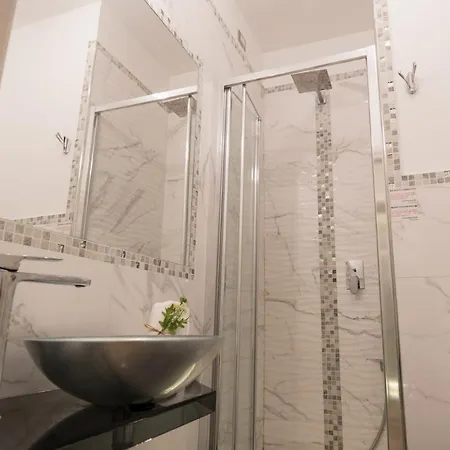 Your Vatican 4* ローマ