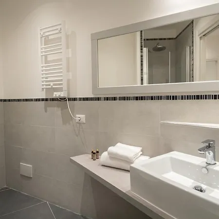 Your Vatican ゲストハウス 4*